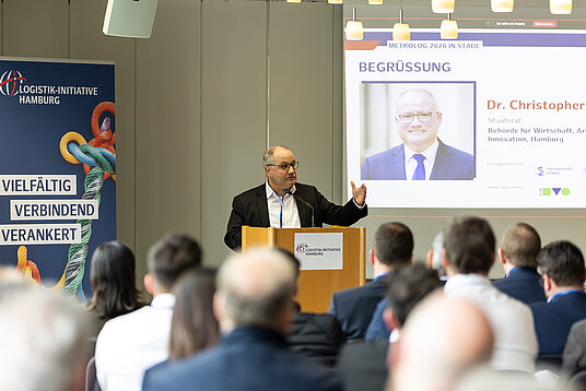 | © Logistik Initiative Hamburg - Picselweb Fotografie Ansprache Staatsrat Dr. Christopher Schwieger