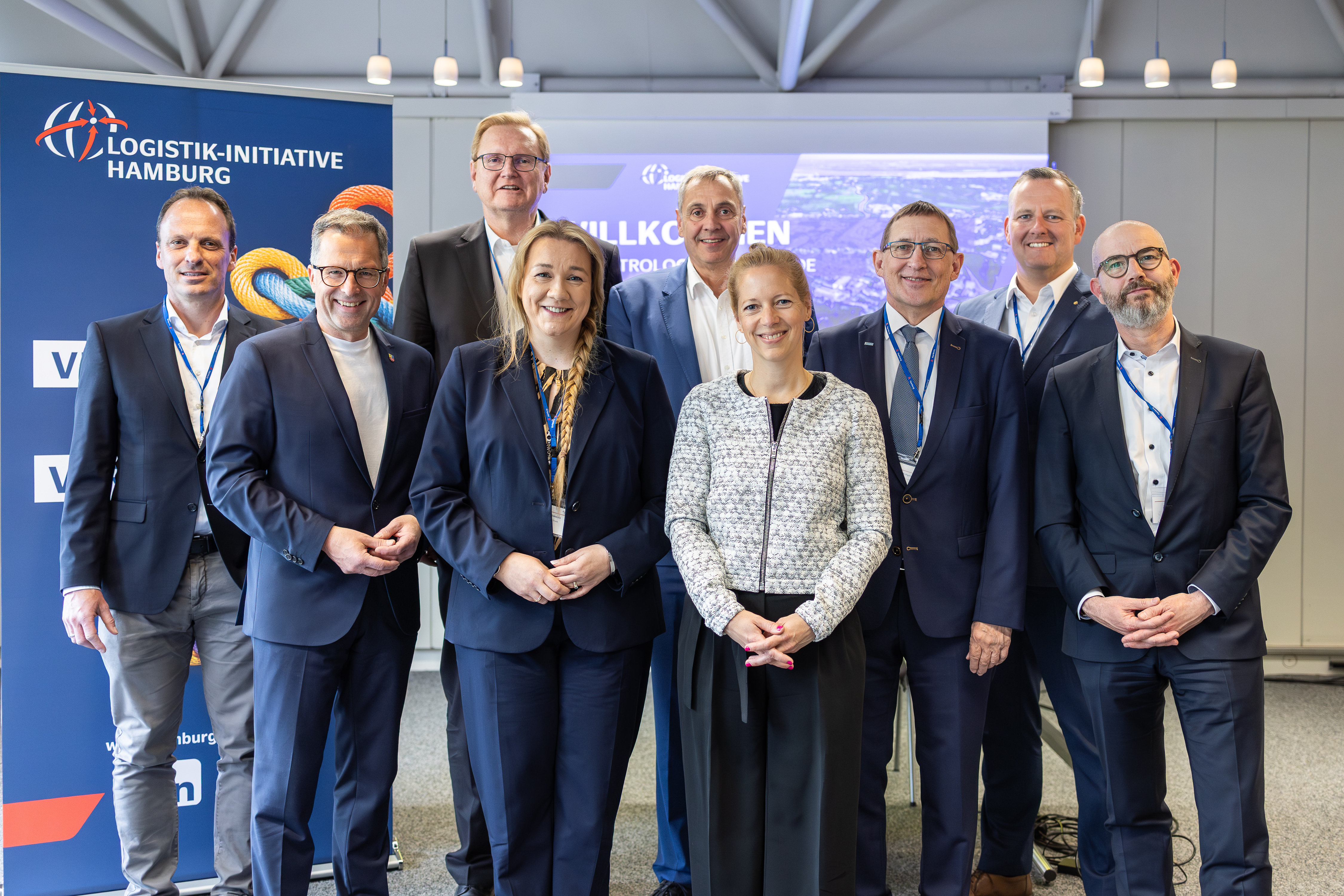 | Bild: © Logistik Initiative Hamburg - Picselweb Fotografie Referenten Gruppenbild {f:if(condition:'Logistik Initiative Hamburg - Picselweb Fotografie',then:' | Bild: © Logistik Initiative Hamburg - Picselweb Fotografie',else:'')